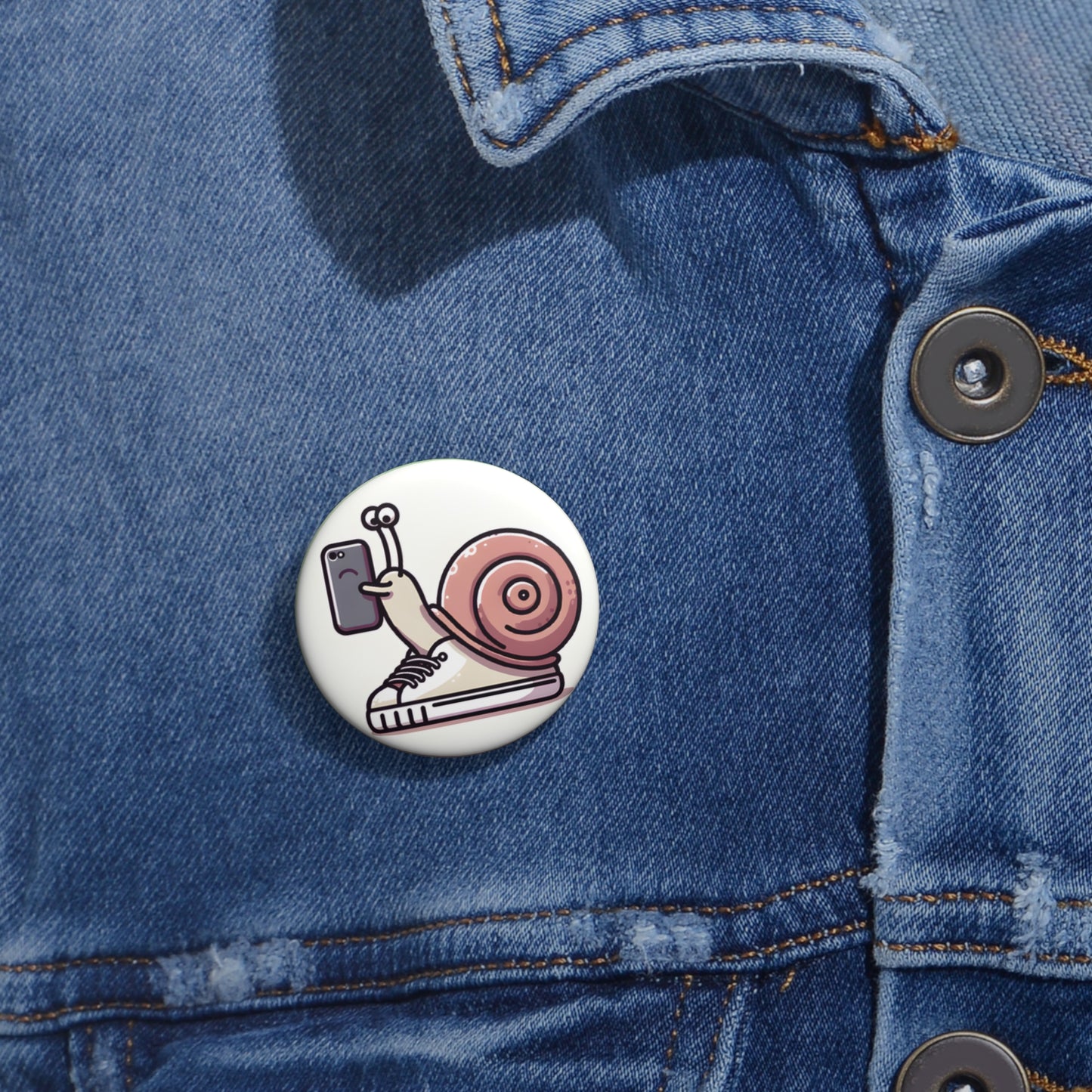 "Paparazzi" Pin – 500 Selfies? You’re a Skincare Superstar! 📸🐌✨